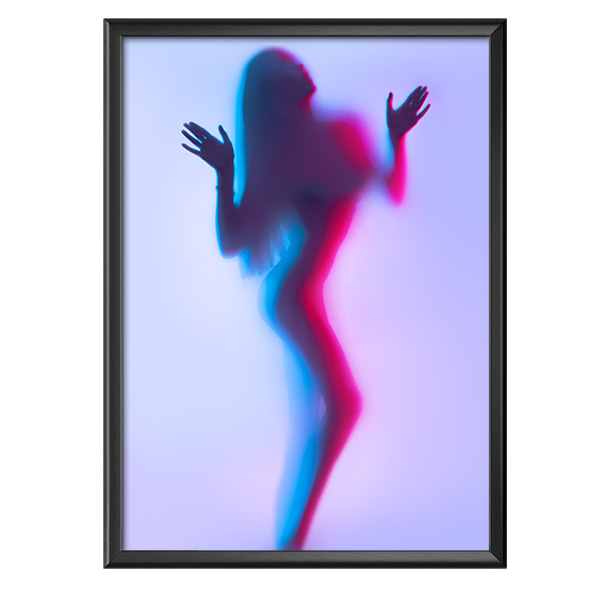 Plakaty sylwetka kobiety w świetle UV